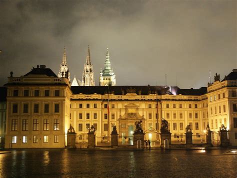 Pražský hrad můžeme směle nazvat nejvýznamnější historickou a kulturní památkou české republiky. FOTO Pražský hrad. - Deník.cz