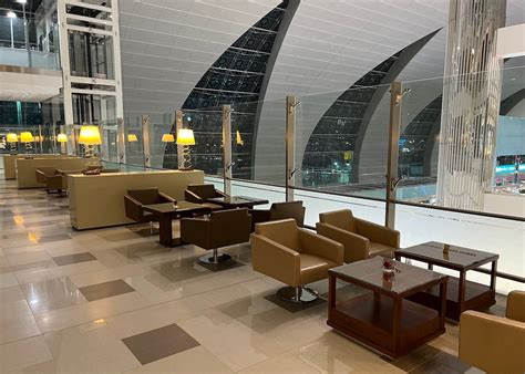 Review Emirates First Class Lounge Dubai Airport Dxb One Mile At A