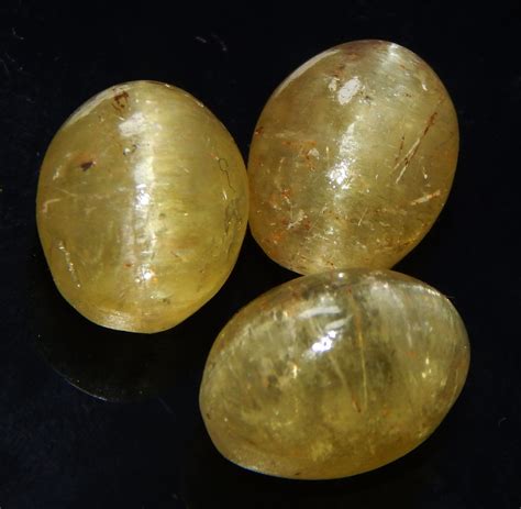 exclusively 3 pieces 100 natural green cats eye gemstone 26 50 carats smooth oval shape size
