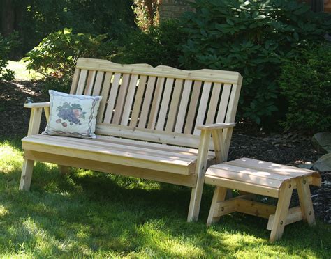 When placing a bench in the garden her stood the most beautiful place and gradually it became the hallmark of the classic english garden. Red Cedar Southern English Garden Bench