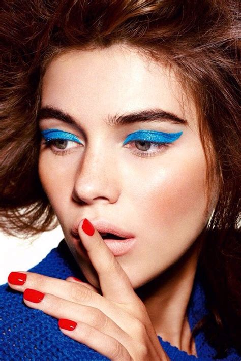 7 Ways To Wear Colored Eyeliner Musely