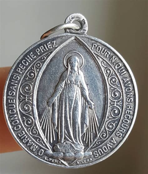 French Blessed Mother Virgin Mary Medal Pendant Miraculous Medal Hot Sex Picture
