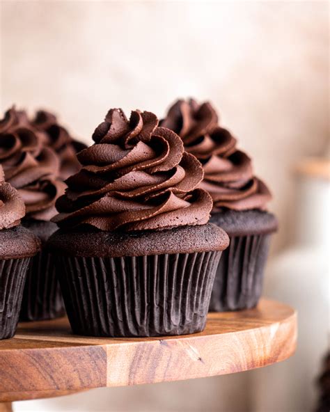 The Best Chocolate Cupcakes In Bloom Bakery