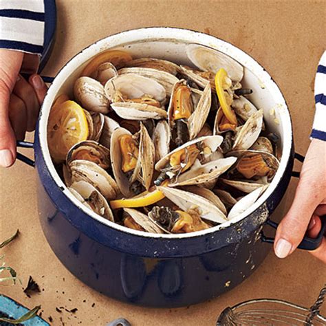 Discard any that remain closed. Beer-Steamed Soft-Shell Clams Recipe | MyRecipes