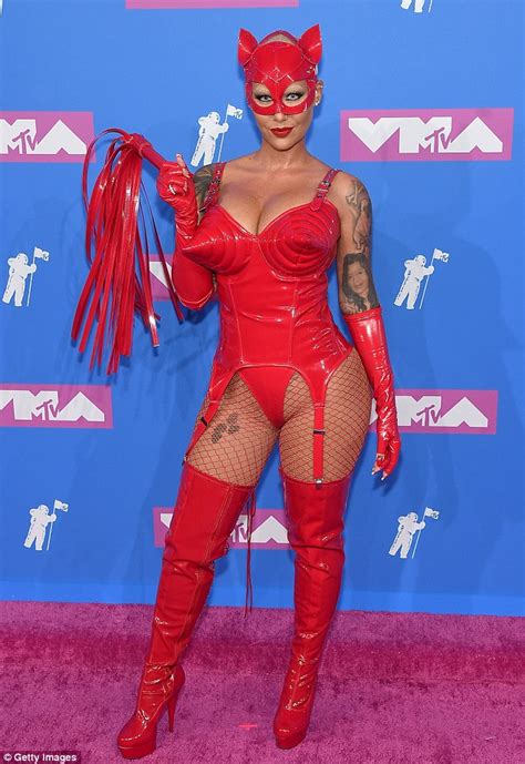 amber rose flaunts hourglass figure in devil costume for mtv vmas daily mail online