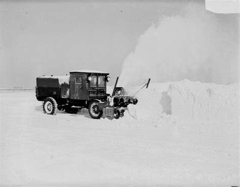 11 Vintage Photos Of Chicagos Snowy 1920s Streetscapes Curbed Chicago