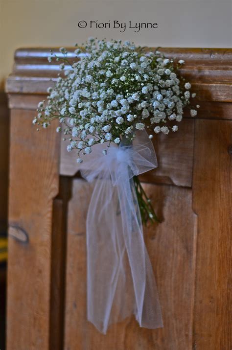 An aisle marker attached to a pew in a church. Wedding Flowers Blog: Kirsty"s Vintage Gold Wedding ...