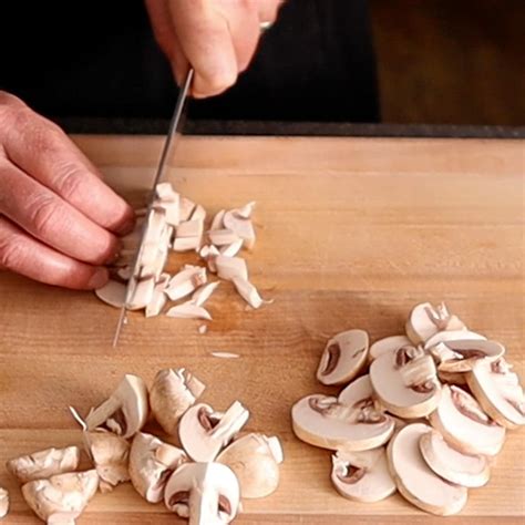How To Cut Mushrooms 4 Simple Steps Home Cook Basics Kembeo