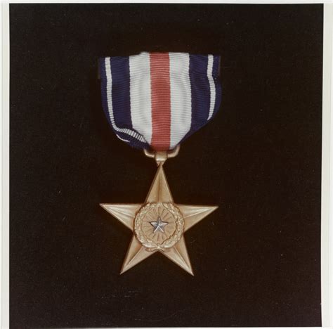 80 G K 13585 Silver Star Medal