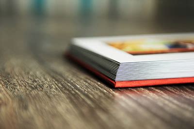 Cher never puts out a bad song. Votre livre photo pour pas cher à partir de 6,36