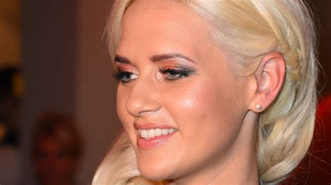 Dieses accessoire verdeutlicht ihre besondere beziehung. Curvy Models bei GNTM: Ex-Kandidatin Sarah Knappik feiert ...