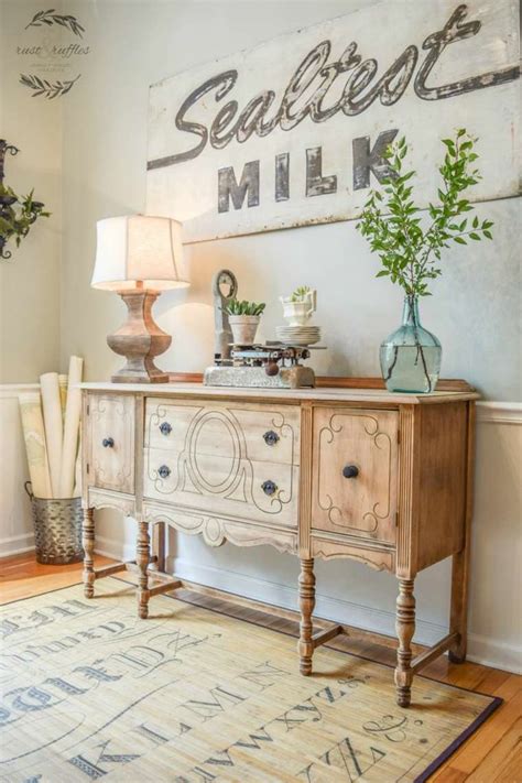 Call them sideboards or dining buffets. Déco entrée appartement et maison de style campagne chic