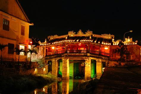 Nếu đã đến đà nẵng, đừng bỏ lỡ cơ hội khám phá bà nà hills nổi tiếng với cầu vàng và khung cảnh châu âu thu nhỏ của làng pháp. Đêm lung linh từ Đà Nẵng đến Hội An | Dulich24