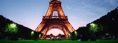 7 Romantic Views Of The Eiffel Tower