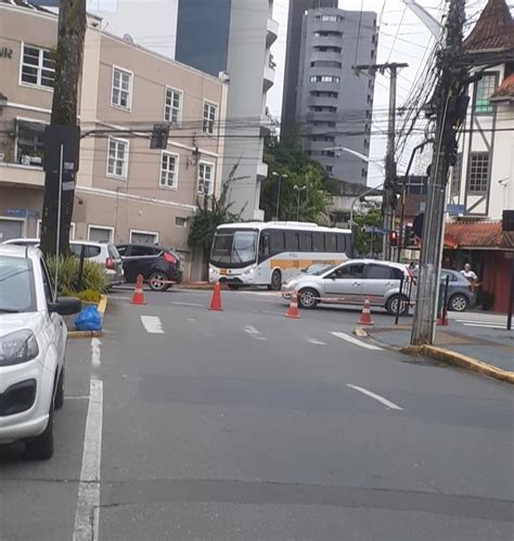 Rua Xv De Novembro é Interditada No Centro De Joinville Entenda Motivo