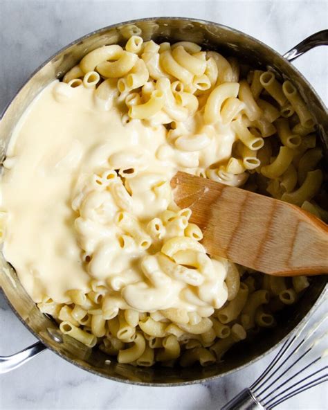 It's also got the classic taste we're looking for and expecting with mac and cheese. Basic Macaroni and Cheese | Blue Jean Chef - Meredith Laurence