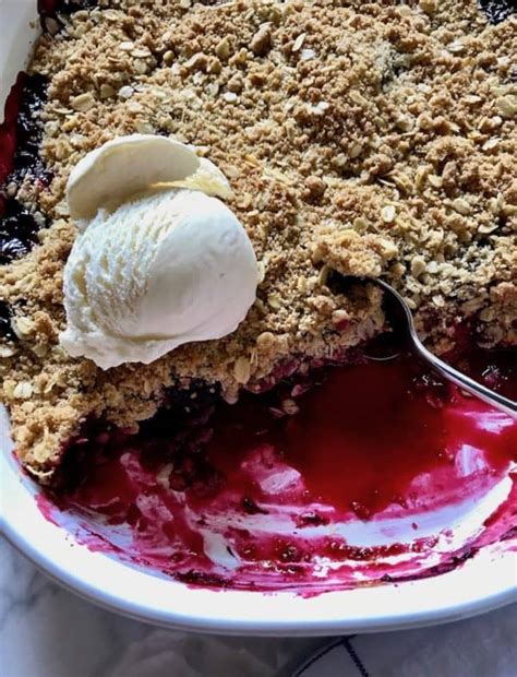 Fresh Summer Blackberry Crisp Recipe The Hungry Bluebird