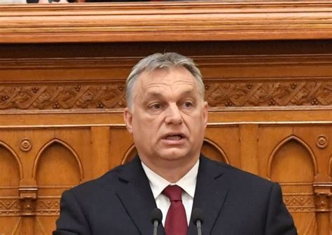 A kis johanna szülei, orbán sára és szokira tamás 2017 nyarán házasodtak össze, szinte titokban. A május 31-én 55 éves Orbán Viktor születésnapi köszöntése ...