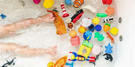 The deep pockets ensure that the baby is secured. 14 Best Bath Toys for Babies & Toddlers 2020 - Safe Bath ...