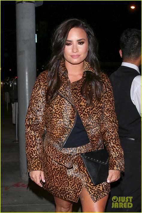 Demi Lovato Shows Off Brunette Hair During Dinner Out In La Photo 3791501 Demi Lovato Photos