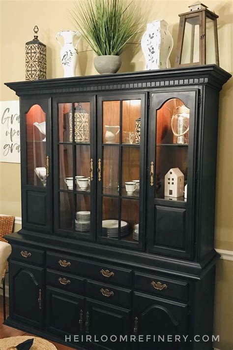 Before i show you the after photos and tell you how i got this look, let me share with you real quickly 3 reasons why i love using chalk paint to paint furniture. My Best Beginner Painting Tips in 2020 | Black chalk paint furniture, Black distressed furniture ...