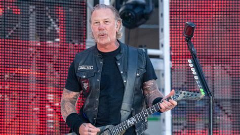 Metallica S James Hetfield And His Wife Are Getting Divorced After