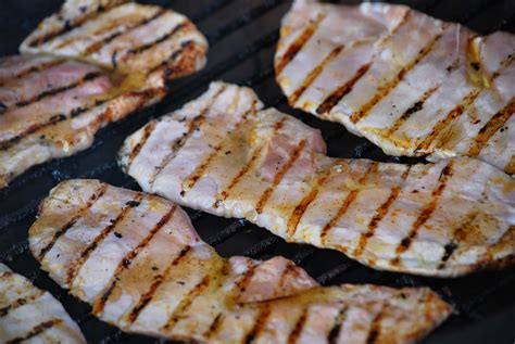 How to cook thin pork chops on the stove without drying them out. My story in recipes: Sweet Fire Pork Chops