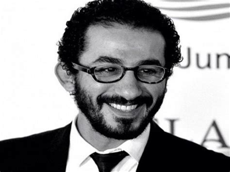 أحمد حلمي, دنيا سمير, غانم صابرين, ميمي جمال, إنعام سالوسة, بيومي فؤاد, قصة مسلسل لف ودوران: أحمد حلمي يوجه لوالدته رسالة مؤثرة وينشر صورته معها...مصراوى