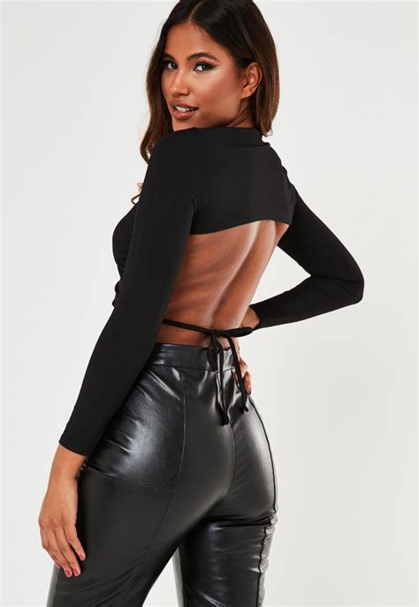 A flail chest is sometimes easier to see when the injured person is lying on his back with his shirt off. Petite Black Rib Cut Out Back Crop Top | Missguided