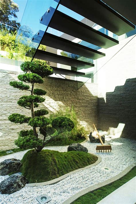 A zen garden is a refuge that can be placed in nearly any space. 日式禅意花园景观设计欣赏(4) - 设计之家