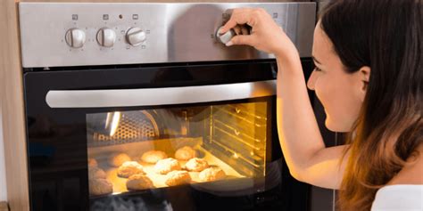4 Best Countertop Ovens For Baking Cakes At Home 2023