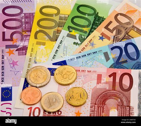 Geldscheine und Münzen der europäischen Euro-Währung Stock ...
