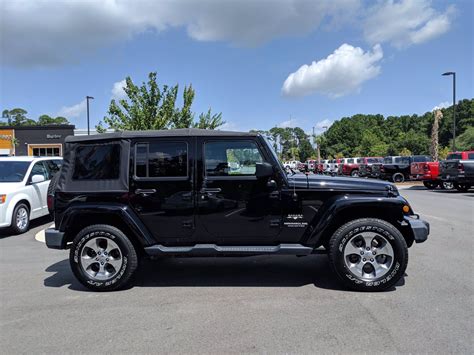 Pre Owned 2017 Jeep Wrangler Unlimited Sahara