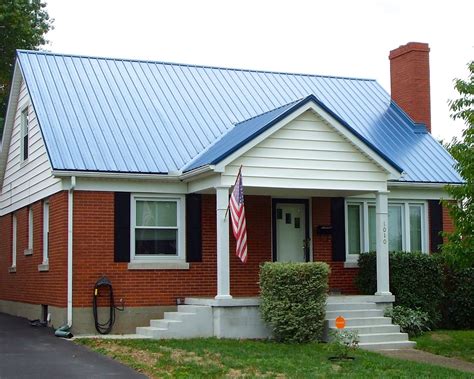 In addition to curb appeal, it is important to consider the quality of the metal roof paint. Red brick homes with metal roofs - Unusual house design