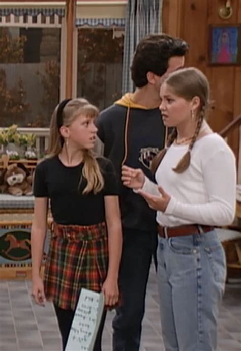 This necklace worn by dj tanner on fuller house is really delicate and elegant, which makes it a great accessory to wear with some plush. Pin on full house episodes