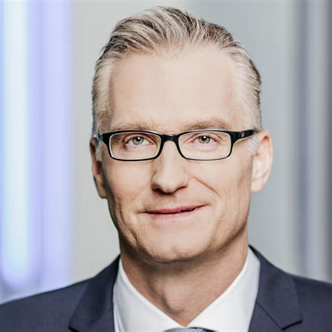 Die dkb ag mit hauptsitz in berlin wurde 1990 gegründet. Jürgen Wenzler - Regionalleiter der Region Süd - Deutsche ...