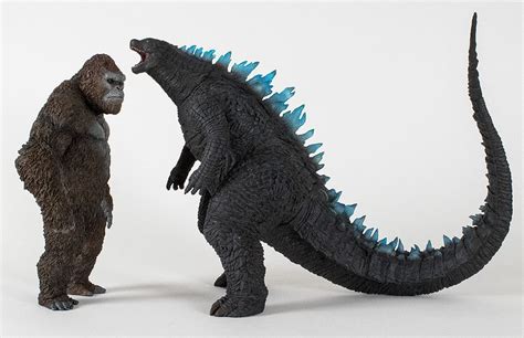 Godzilla and kong do, in fact, kiss, and that review was taken down for being a spoiler without being tagged as such. Full Review: Star Ace/X-Plus 12-Inch Kong: Skull Island ...