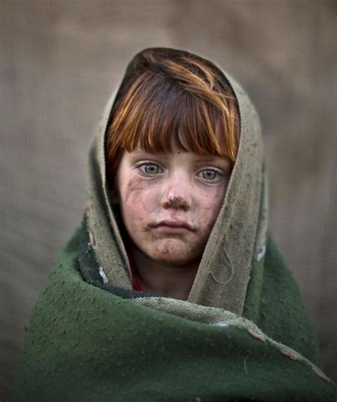 Despite his regal appearance, the afghan can exhibit an. Impresionantes retratos de niños Afganos refugiados - Imágenes - Taringa!