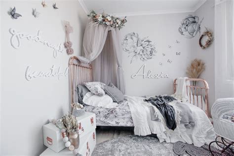 But the bedrooms we're going to show you today go way beyond that meaning. ROOMTOUR : ALEXIA'S WHIMSICAL GREY BEDROOM WITH FLORALS ...
