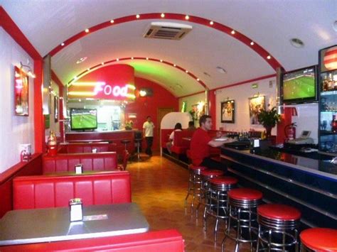 Diner aesthetic shared by aeclaire on we heart it. Pin by Beth Knutson on Yes We Can | American diner, Diner ...