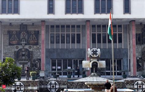 Delhi Hc Seeks Centre Dus Stand On Plea Challenging Varsitys New