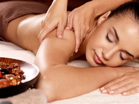 Conhe A As Diferen As Entre Massagem Terap Utica E Massagem Relaxante