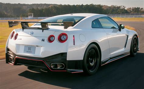 I am slowly getting there with the gtr concept i am still working on the rear design.there are lots more details to finish but for now i am trying out various ideas to get the right feel , in the end i hope this concept stirs up some excitement among the nissan fans and tuning community as to what the. Testing the Nissan GT-R Nismo's record run at the Nürburgring