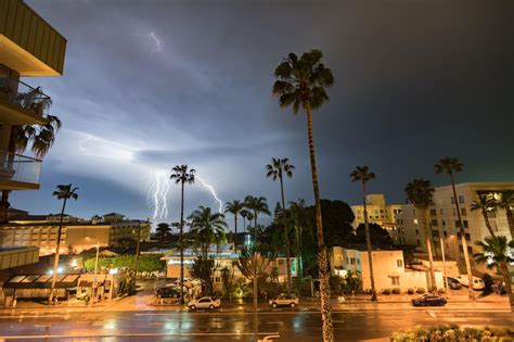 Photos See Las Night Sky Electrified By Phenomenal Lightning Show
