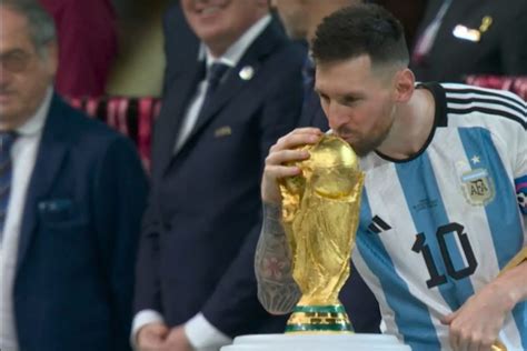 Copa do Mundo Messi faz despedida histórica com Argentina campeã