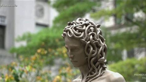 Develan Estatua De Medusa Como Símbolo Del Me Too En Nueva York Video