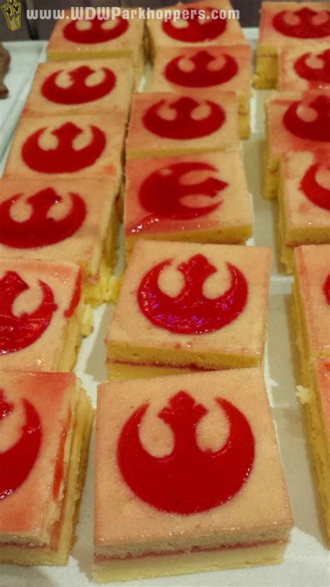 Check Out The Desserts At Jedi Mickeys Star Wars Dine During Star Wars