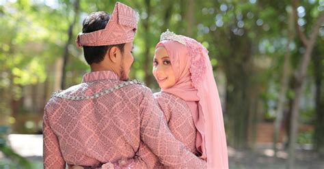 Maka baru saja talak terjadi dan belum habis masa iddah, semua sudah dipisahkan. BaitulJannah