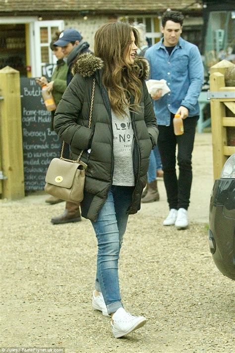 Binky Felstead Shows Off Baby Bump Out With Josh Patterson Daily Mail