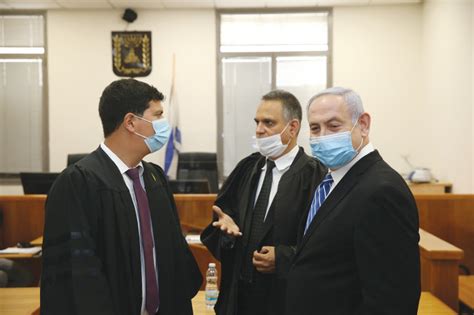 כתב האישום מופרך ותפור, החקירות נגדי זוהמו ■ הוא לא יידרש להתייצב הדיון הראשון במשפטו של ראש הממשלה בנימין נתניהו על קבלת שוחד, מרמה והפרת אמונים התקיים (ראשון) בבית. בן כספית: רה"מ מנפץ את מערכת המשפט, וביד השניה רוחץ ...